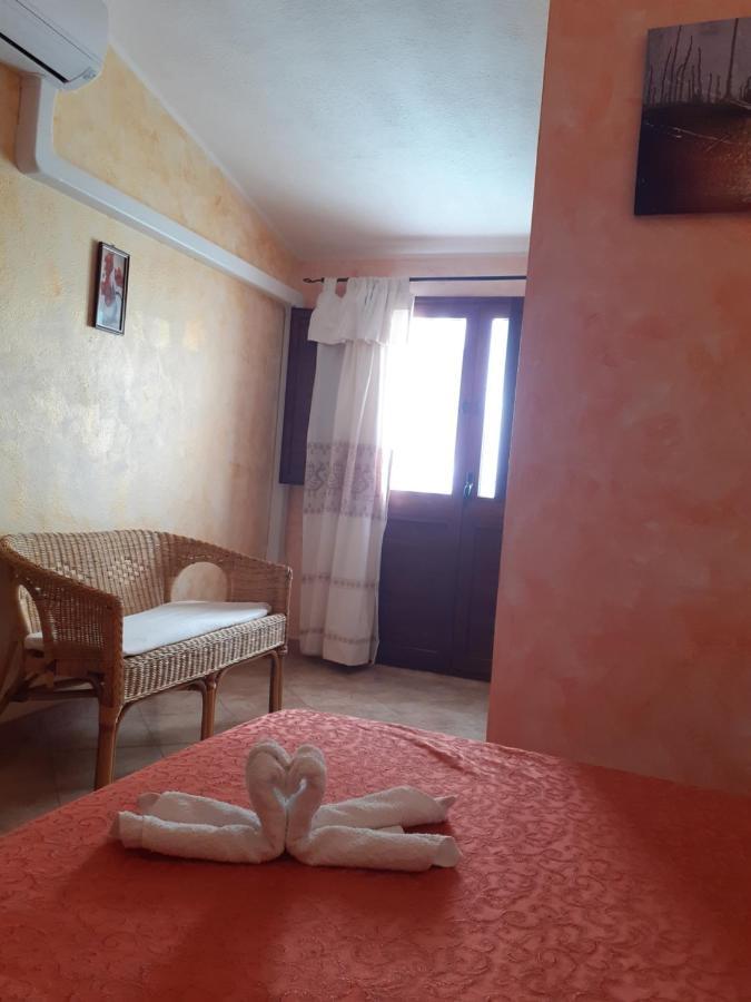 B&B Sa Funtana 카데두 외부 사진